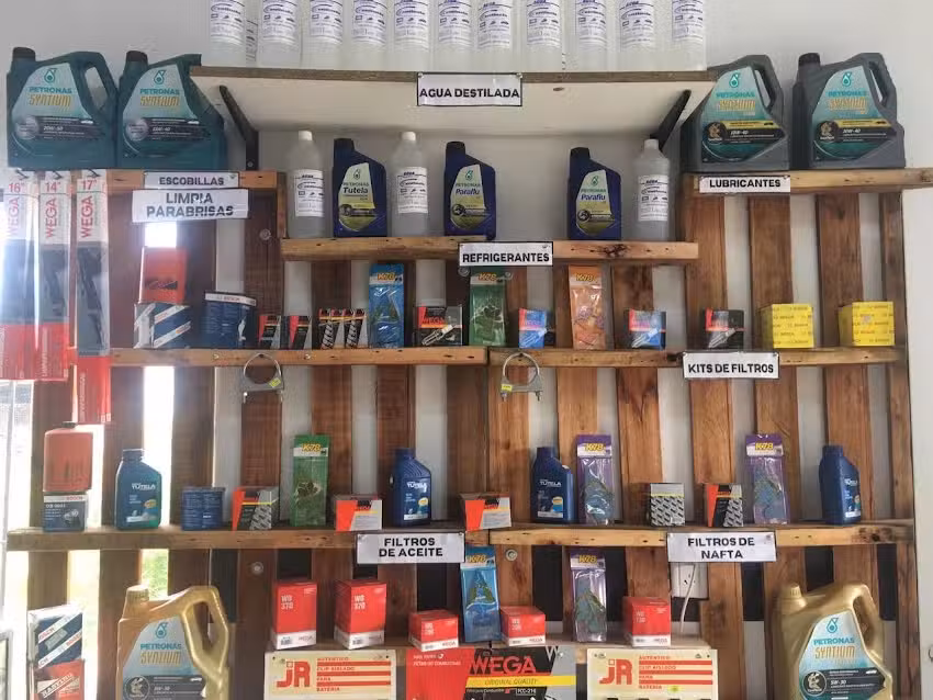 Corral&oacute;n y ferreter&iacute;a &laquo;Goro&raquo;