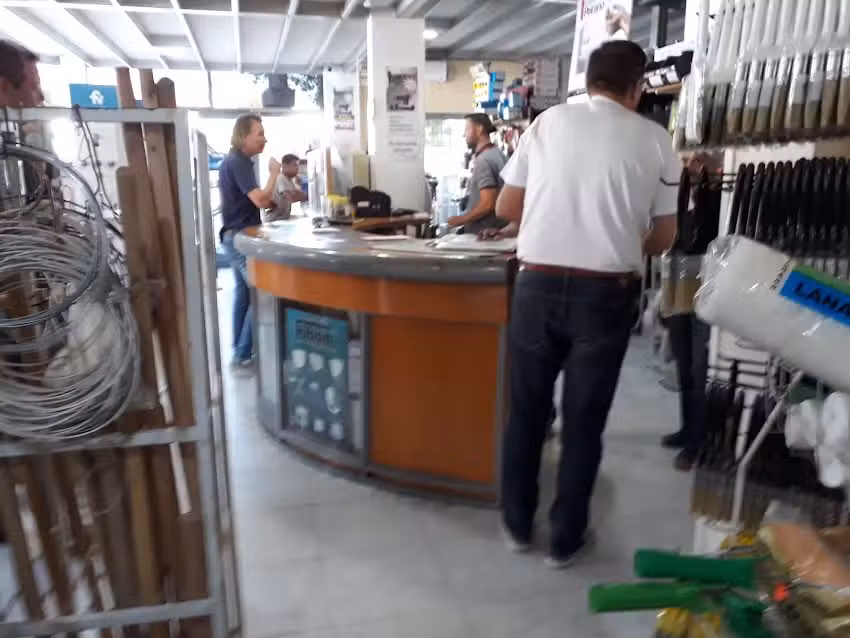 Corral&oacute;n y Ferreter&iacute;a Maip&uacute;