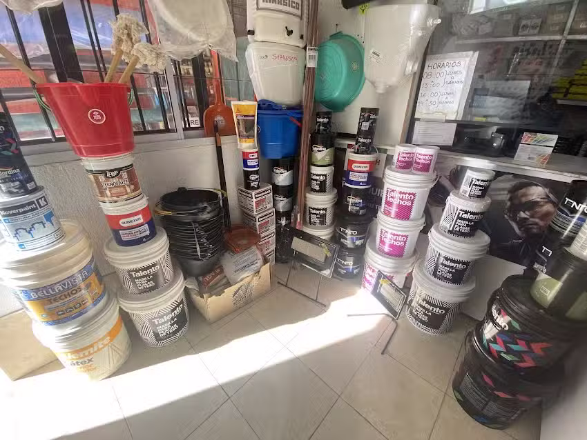 CORRALON Y FERRETERIA R.O.M.A.R