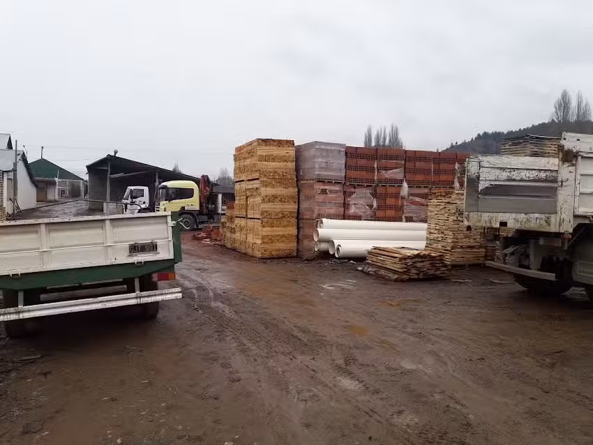 Corral&oacute;n y Maderera Pelech Hnos. SRL