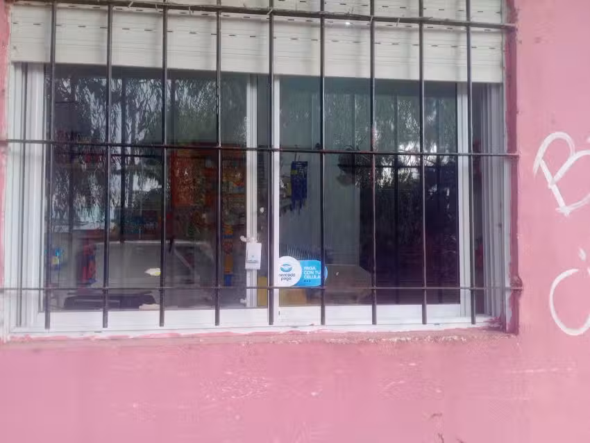 Ferreter&iacute;a + art&iacute;culos de pesca