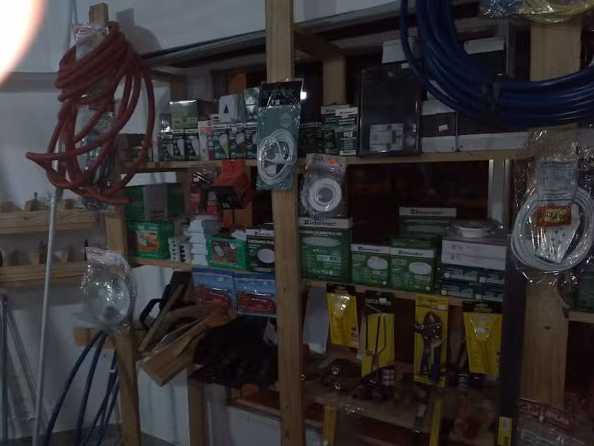 Ferreteria carlitos!!