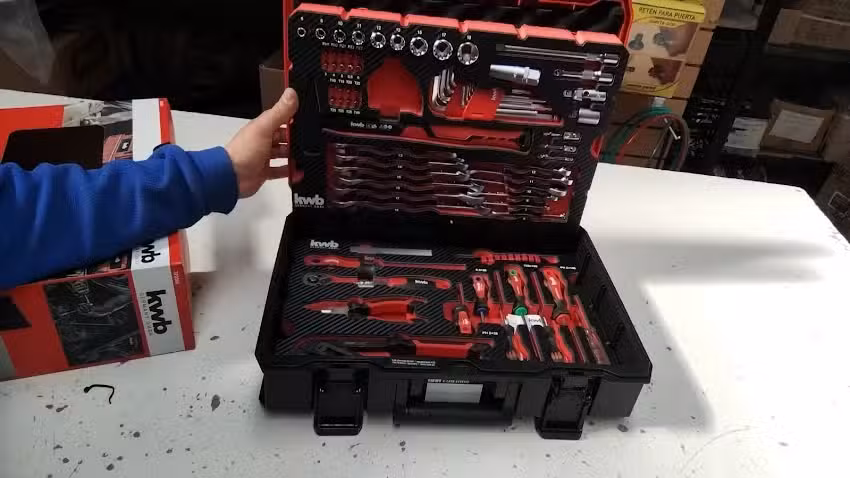 Ferreteria Cesar de Riso Chacon