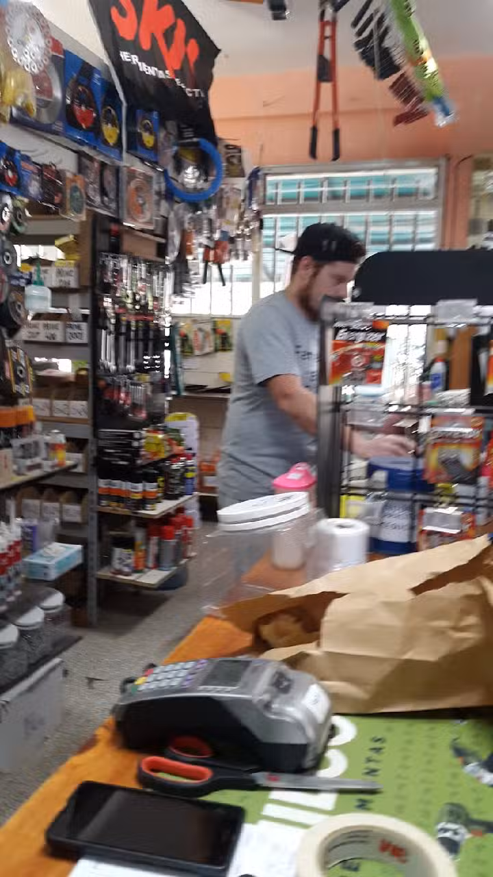 FERRETER&Iacute;A EL Colo