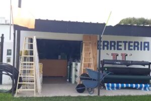 FERRETER&Iacute;A J y L