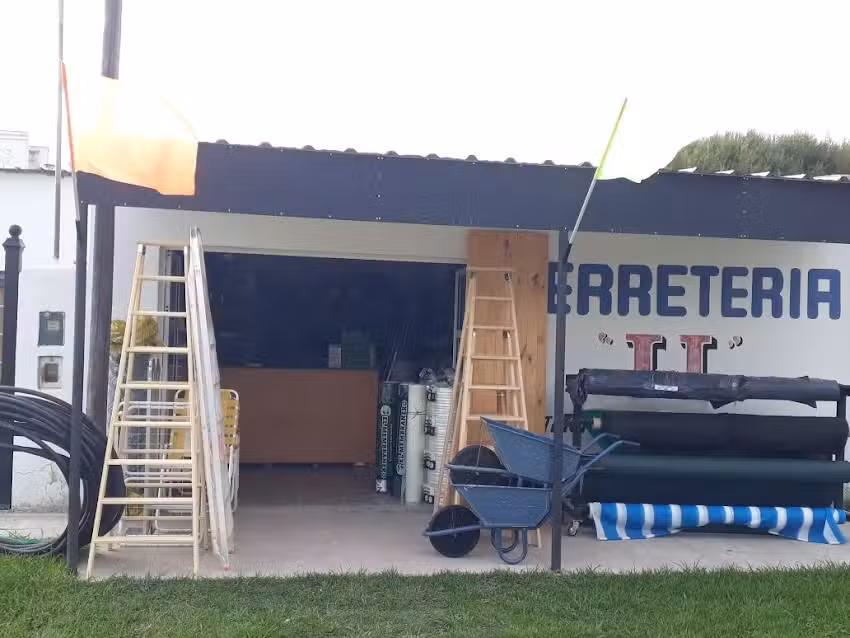 FERRETER&Iacute;A J y L