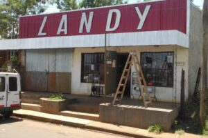 FERRETER&Iacute;A LANDY