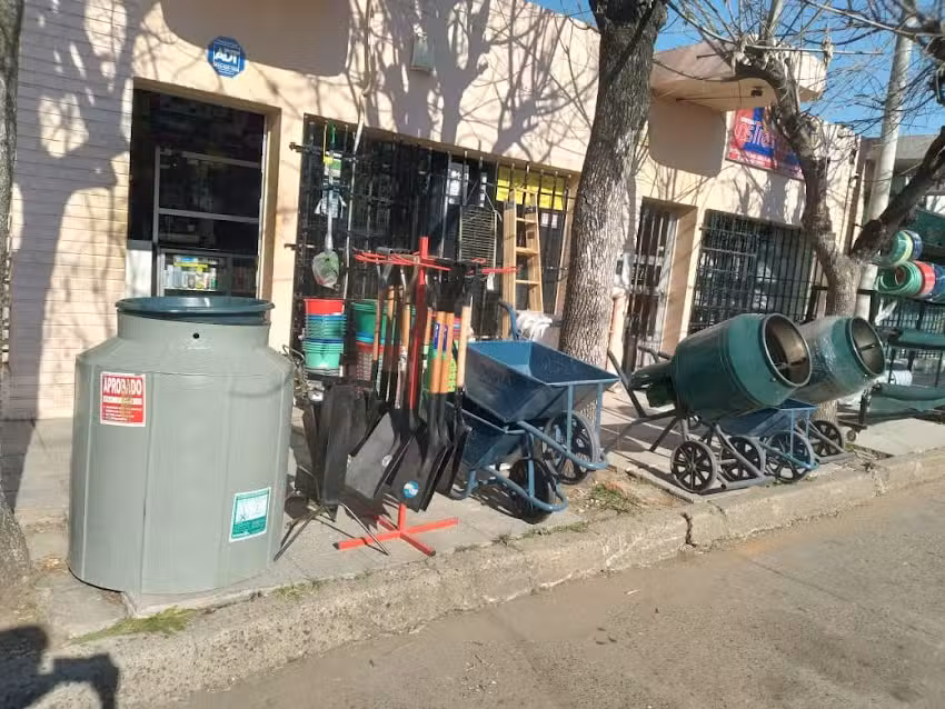 Ferreter&iacute;a Las Tres T