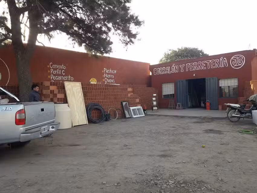 FERRETERIA Y CORRALON &laquo;EL PICUDO&raquo;