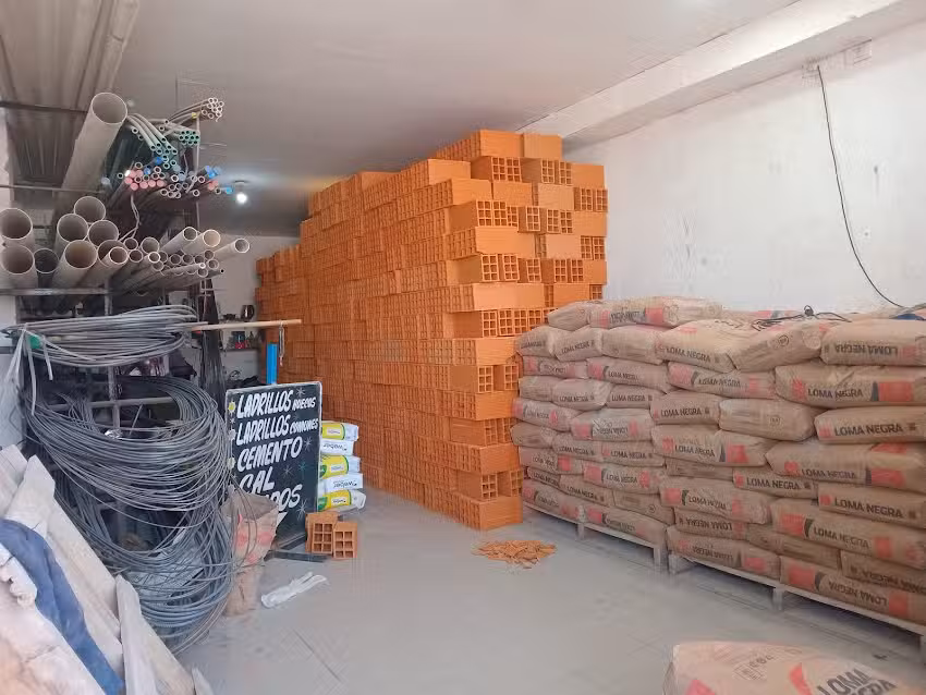 Ferreteria y corralon L.V