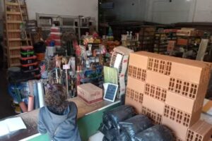 Ferreteria y corralon La Roca