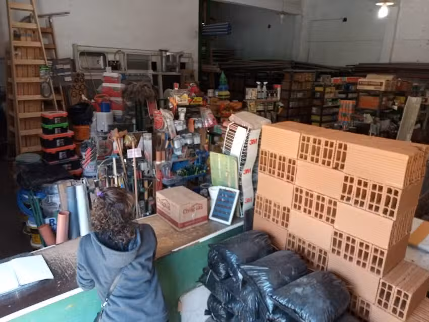 Ferreteria y corralon La Roca