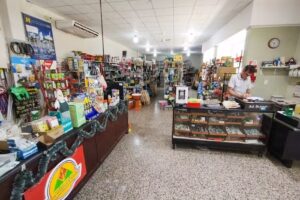 Ferretería y Corralón UAR