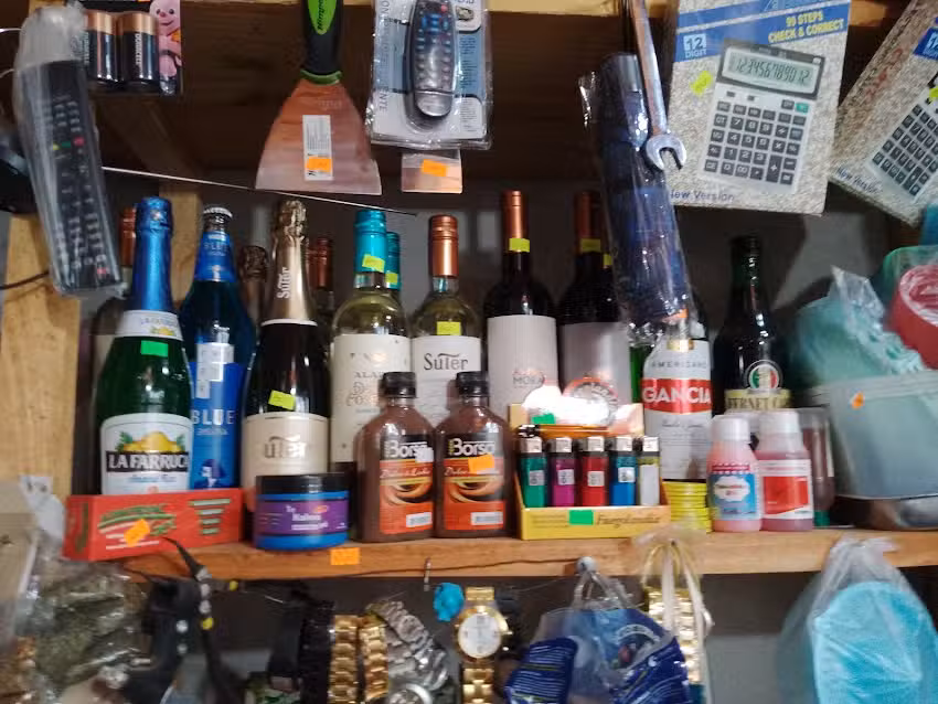 ferreter&iacute;a y maxikiosco RyC