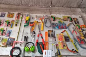 FERRETERIA Y SANITARIOS EL TROPEZ&Oacute;N