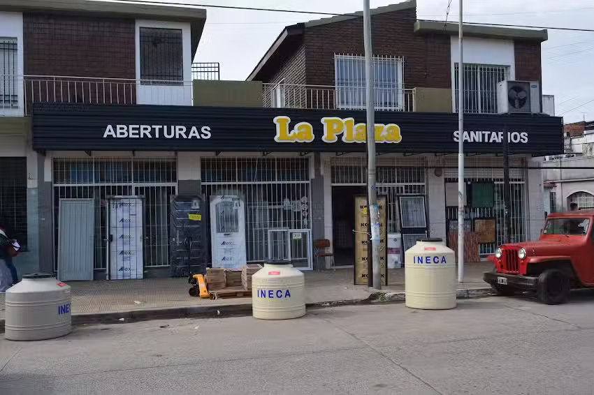 La Plaza Sanitarios