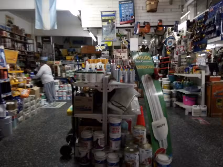 Las Vegas Pinturer&iacute;a &ndash; Ferreter&iacute;a servicio al cliente