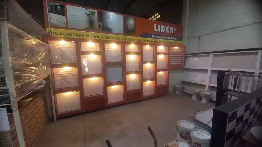 LIDER REVESTIMIENTOS Y FERRETERIA