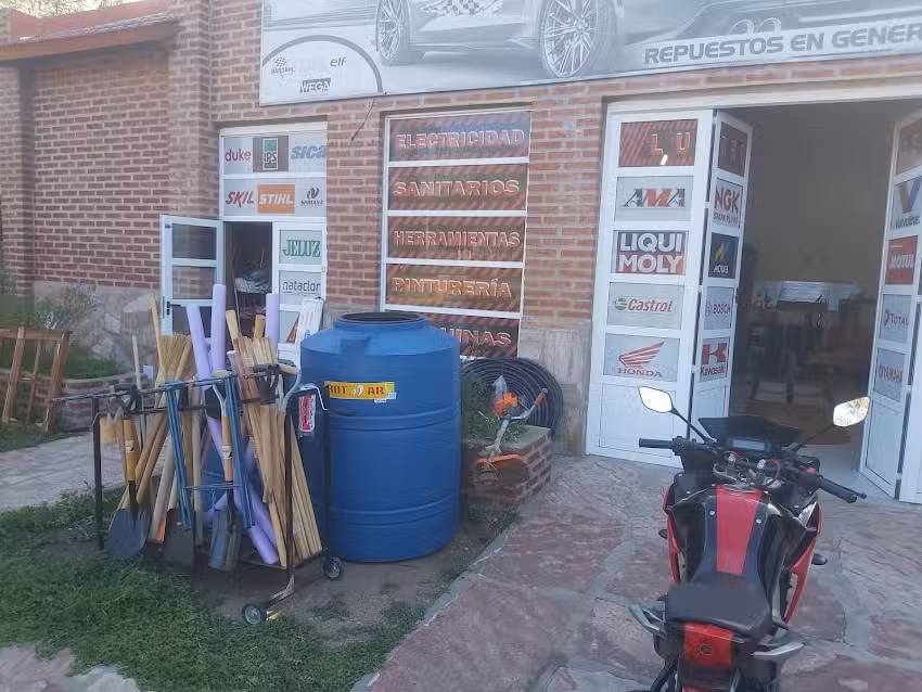 Los Melli Ferreter&iacute;a y Lubricentro