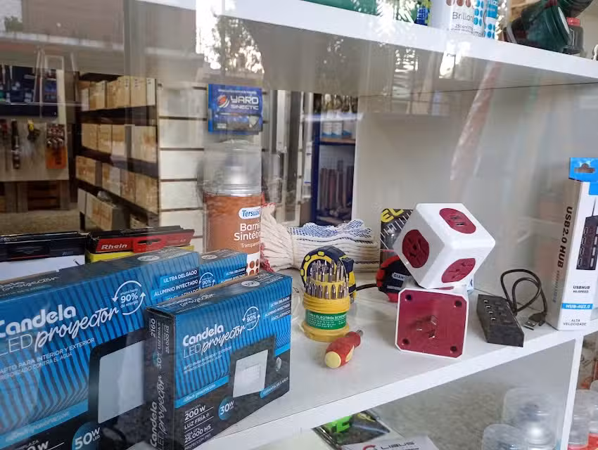 noimaC Ferreter&iacute;a