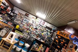 PINTURERIA FERRETER&Iacute;A Y CORRAL&Oacute;N Bs. As.